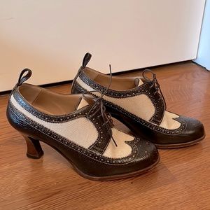 Brooks Brothers Black Fleece Collection Brown / Cream Oxford  heels size 7